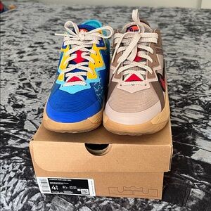 Nike LeBron XVIII Low Athletic Shoes - Blue &  Tan Looney Tunes 4.5 Y / W size 6